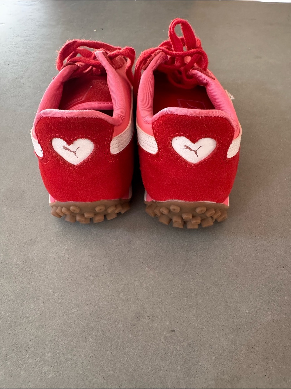 Puma Kids Red and Pink Low-Top Sneakers - Picture 4 of 6